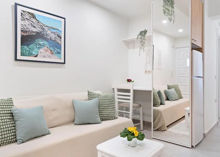 Ziv Boutique Town Square Iii