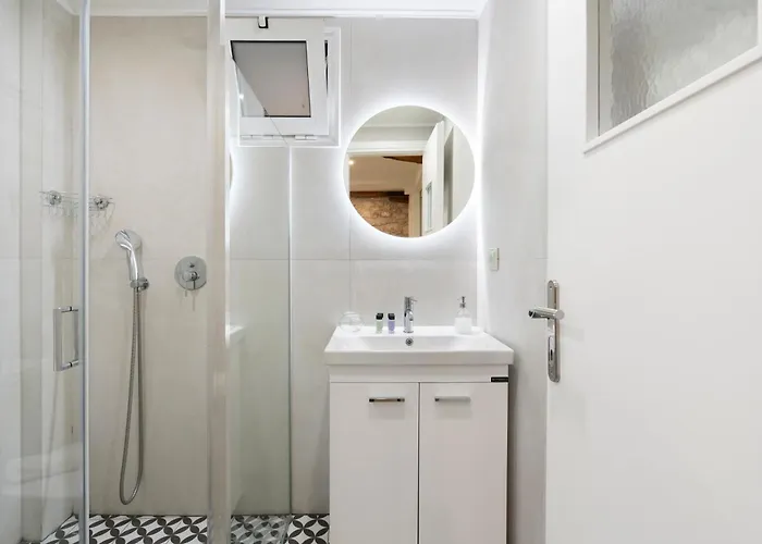 Ziv Boutique Town Square Iii